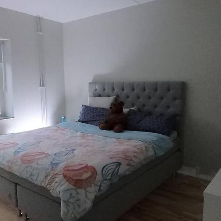 Homestay - Private Room In An Apartment Gotemburgo Exterior foto