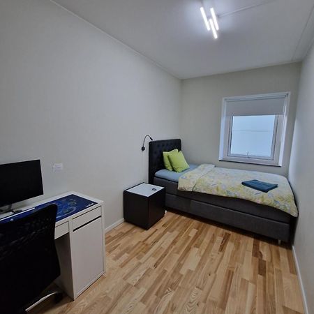 Homestay - Private Room In An Apartment Gotemburgo Exterior foto