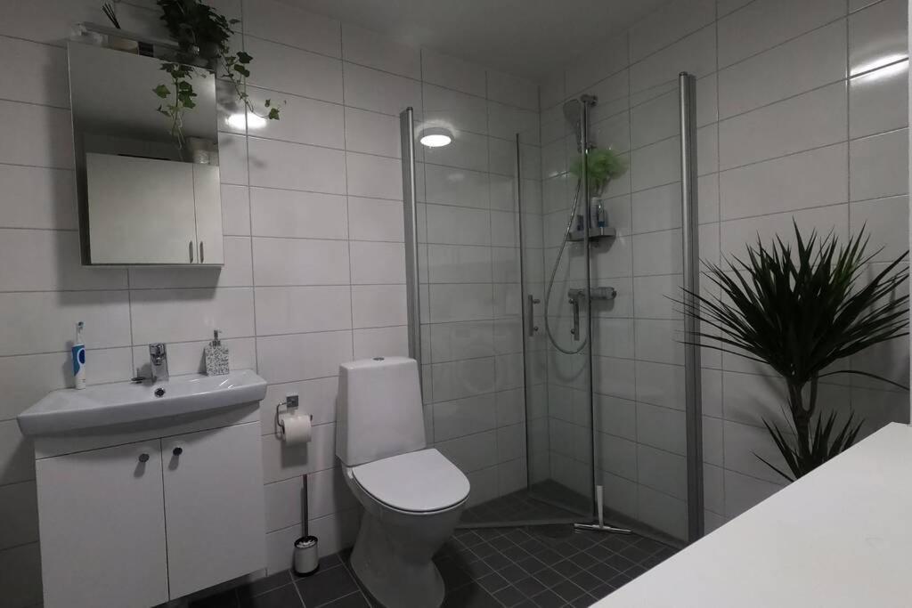 Homestay - Private Room In An Apartment Gotemburgo Exterior foto